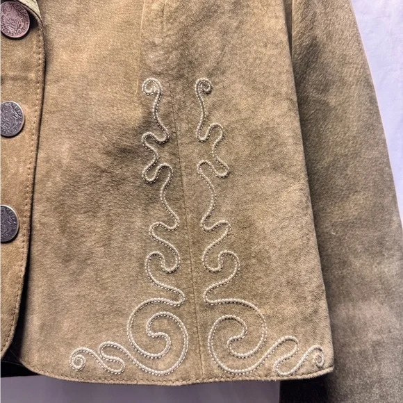 Vintage, Sz 4, custom, olive green genuine Suede Leather suit with Embroidery. - Picture 13 of 15